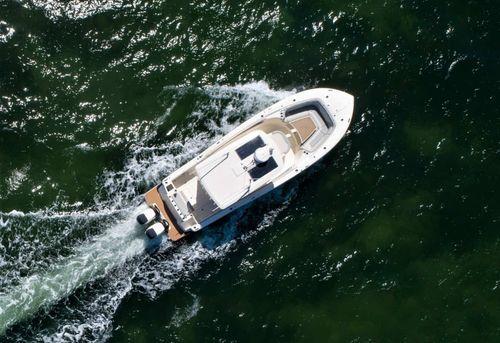 Scout Boat 330 LXF 32'