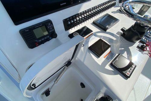 Contender 44'