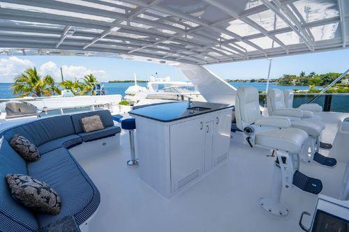 Hatteras Elite Series Motoryacht Pura Vida 92'