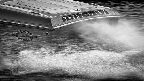 Magnum Marine 27'