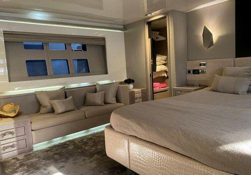 Pearl Yachts 75'