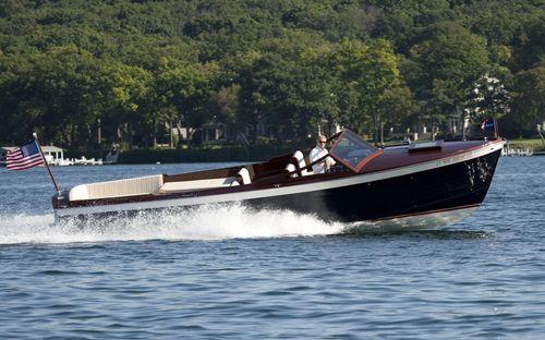 Van Dam Boats Chocolate Chip 3 30'