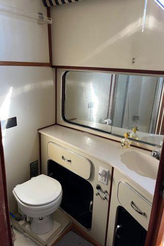 Chris-Craft Aft Cabin 38'