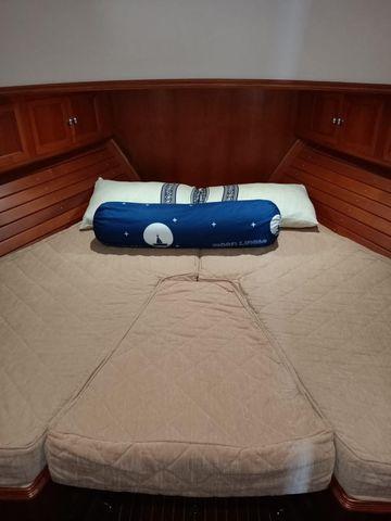 Grand Banks Eastbay FB 43'
