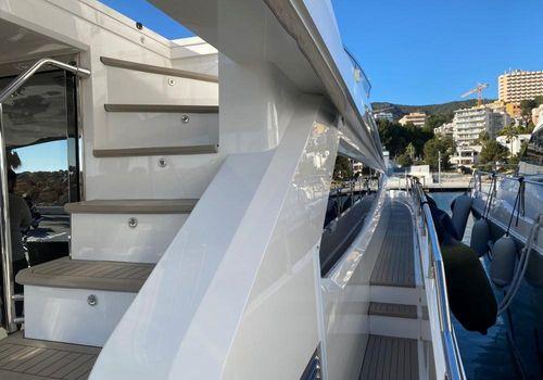 Pearl Yachts 75'