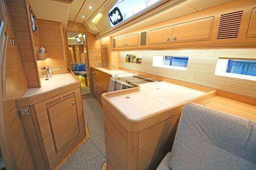 Hallberg-Rassy 57'