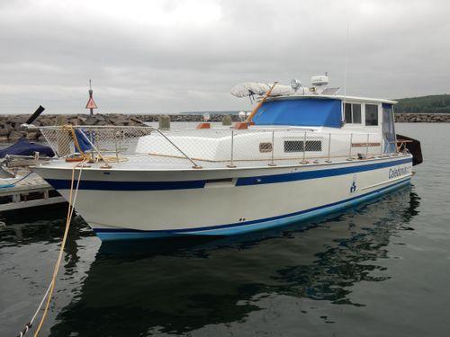 Chris-Craft Roamer 37'