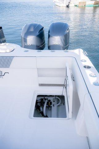 Invincible Boats Catamaran 39'