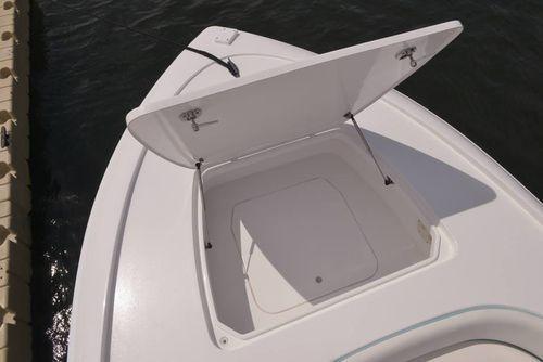 Contender Bay 25
