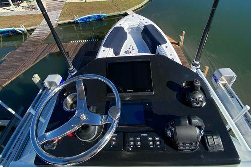 Contender 44'