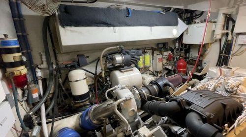 Hatteras Motoryacht Eleven 74'