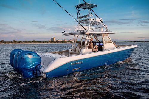 Everglades Boats CC 39'