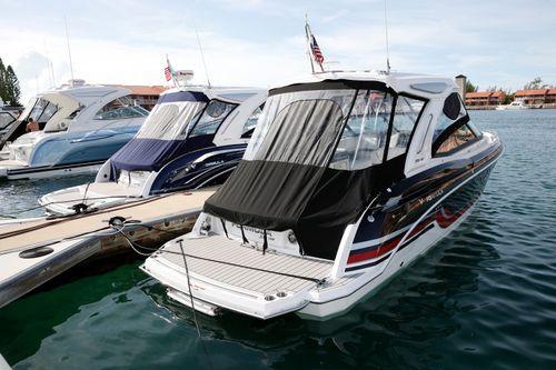 Formula Boats 330 Crossover Bowrider