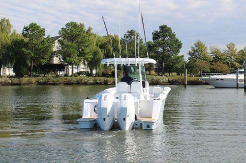 Bertram CC 28'