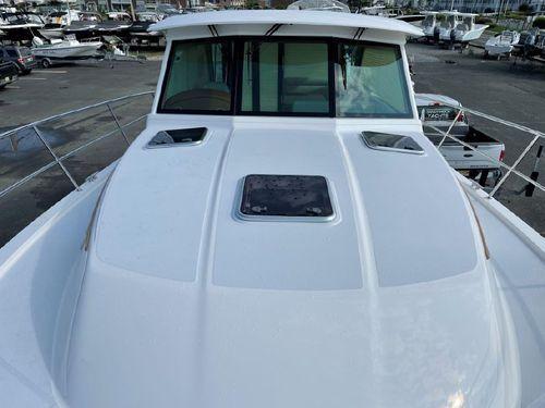 Sabre 38' SE