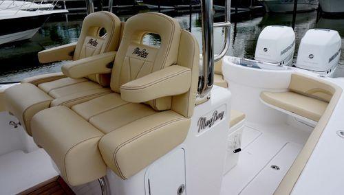 Mag Bay Yachts 33'