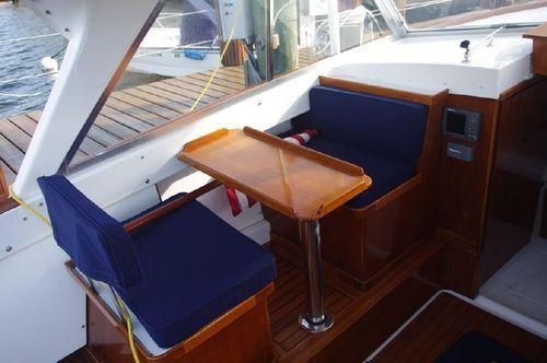 Barnacle, Bertram Express Cruiser 25'