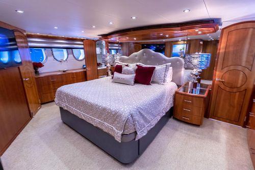 Hatteras 100 Motor Yacht Avanti 100'