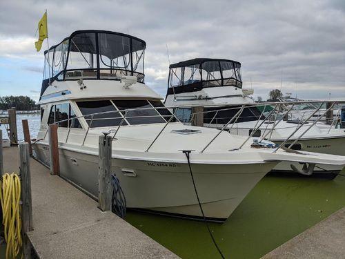 Chris-Craft 382 Commander 38'