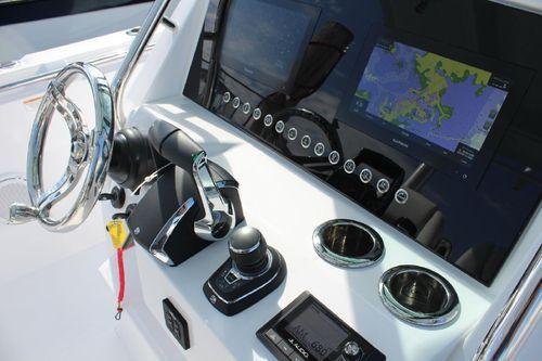 Bertram CC 28'