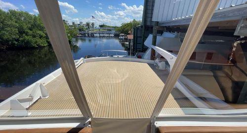 Hatteras Motoryacht Eleven 74'