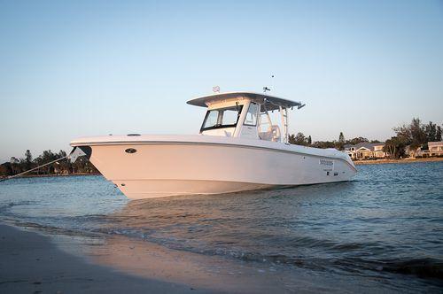 Everglades Boats CC 33'