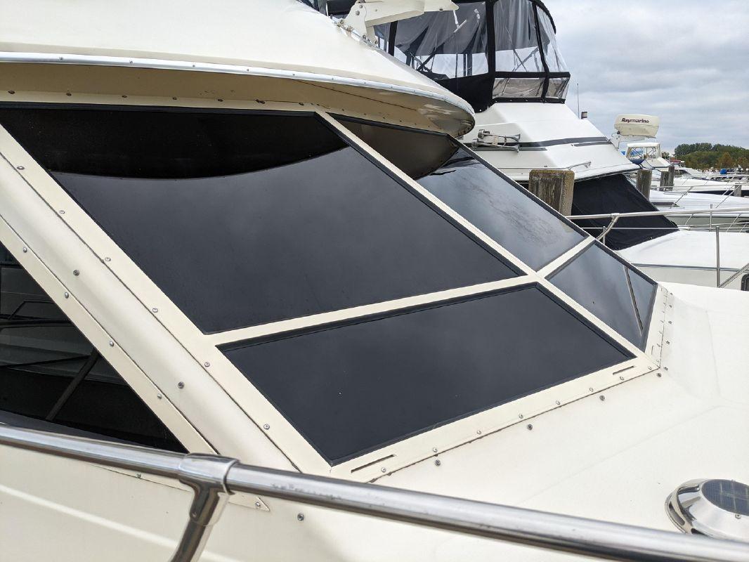 Chris-Craft 382 Commander 38'
