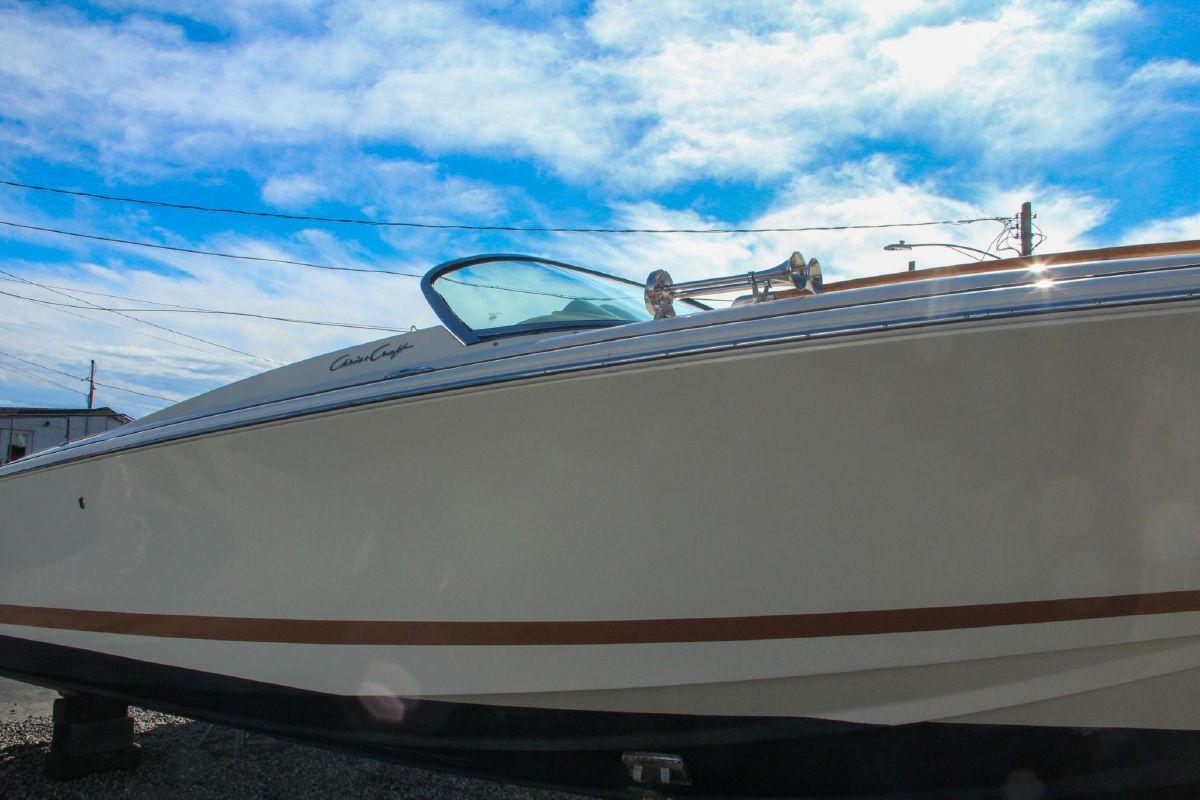 Chris-Craft Corsair 28'