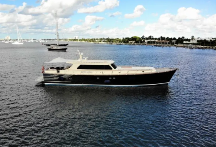 Essence of Cayman, Motor Yacht 85′
